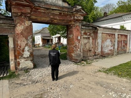 В Белевском районе проводится проверка по факту проживания местной жительницы в аварийном доме